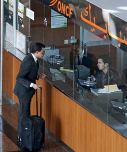 Commercial, service aux voyageurs